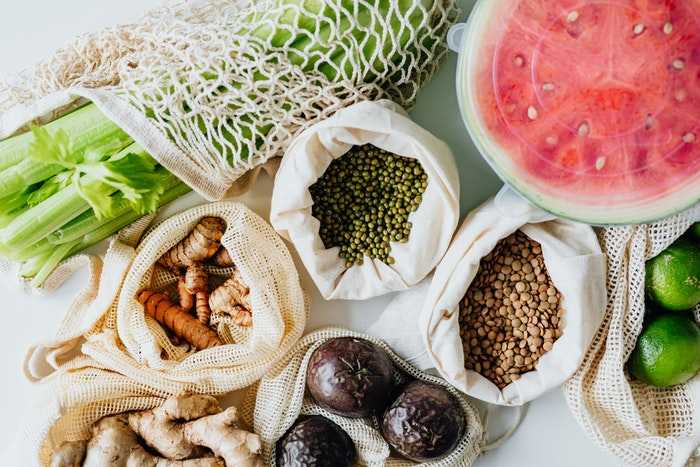 As vitaminas são essenciais para que o nosso corpo se mantenha saudável, a falta dela pode comprometer toda nossa saúde, assim como também os excessos podem gerar alguns problemas.